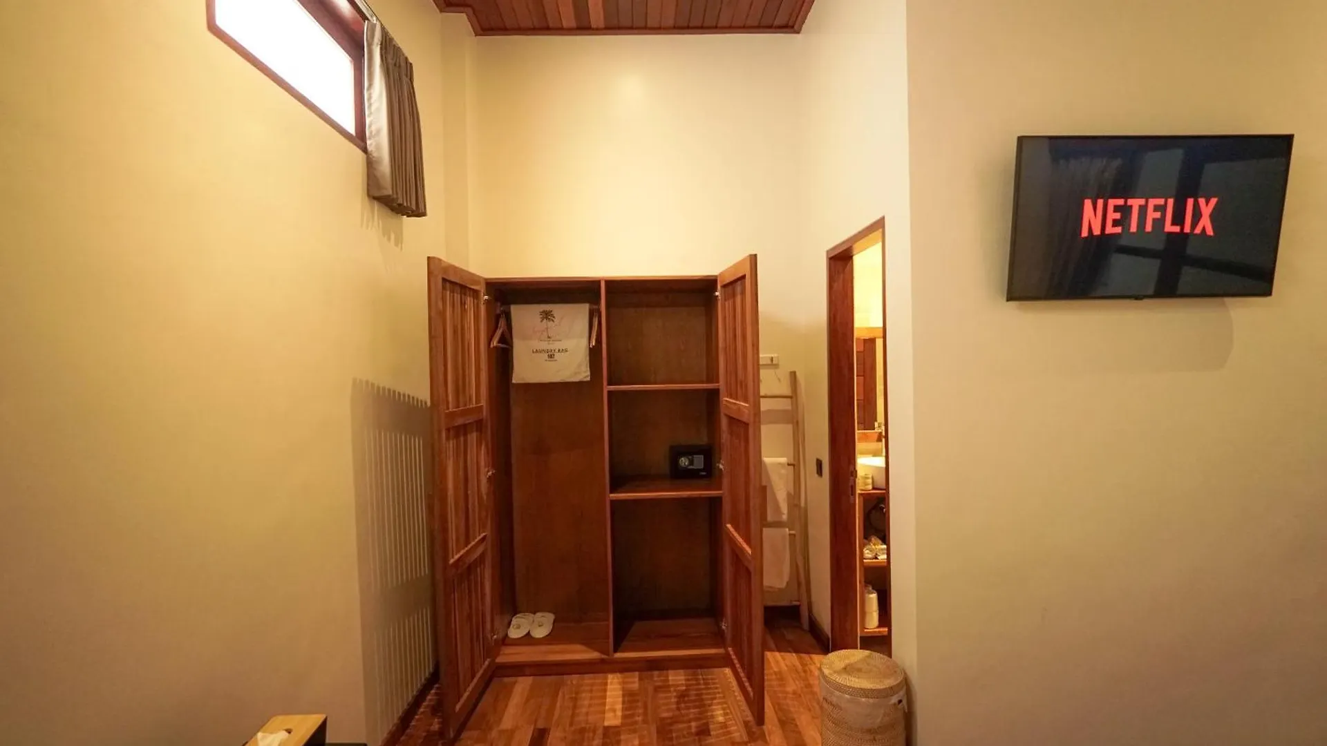Bed & Breakfast Tropical Beach House Bali Seminyak  Indonesia