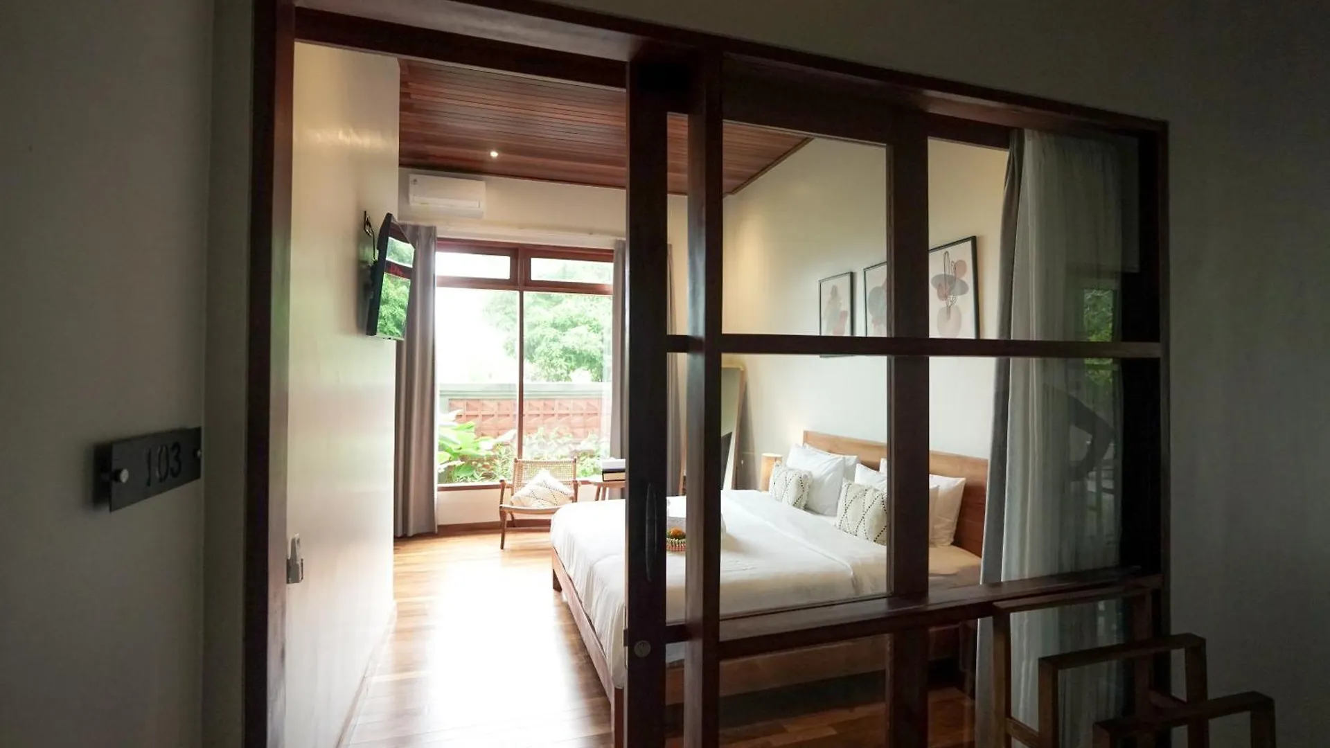 Tropical Beach House Bali Seminyak  Seminyak (Bali)