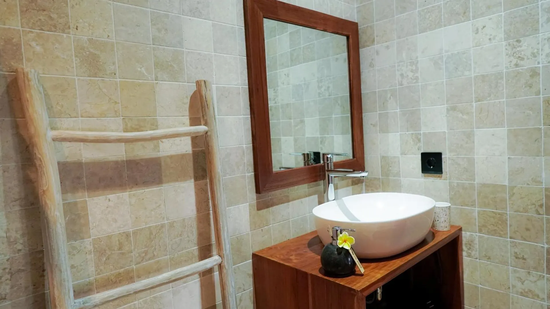 Tropical Beach House Bali Seminyak  Bed & Breakfast Seminyak (Bali)